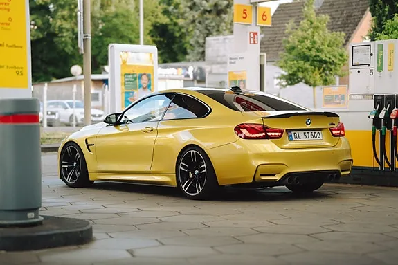 BMW M4 2015 photo 2