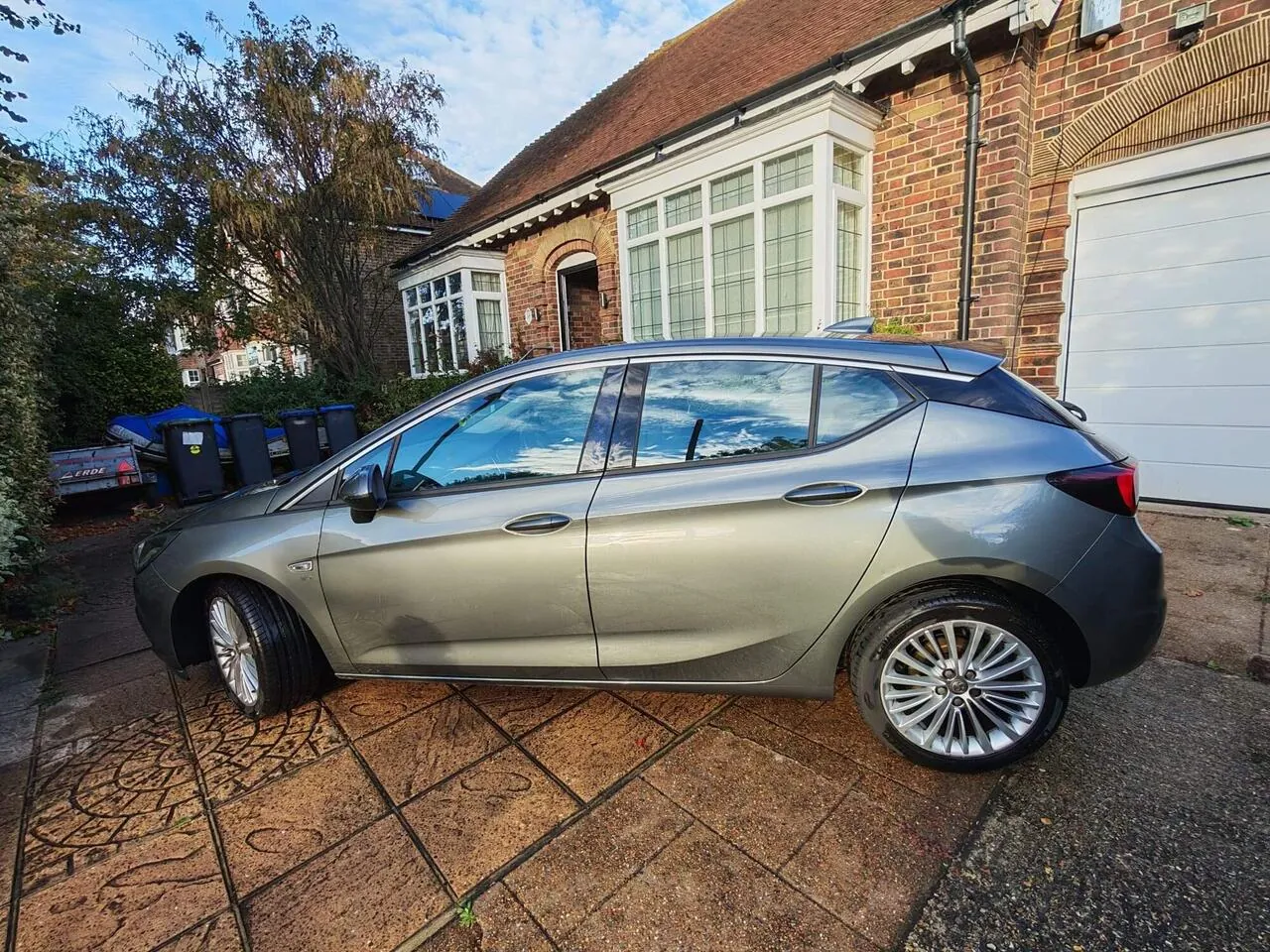 Vauxhall Astra 2017 photo 2