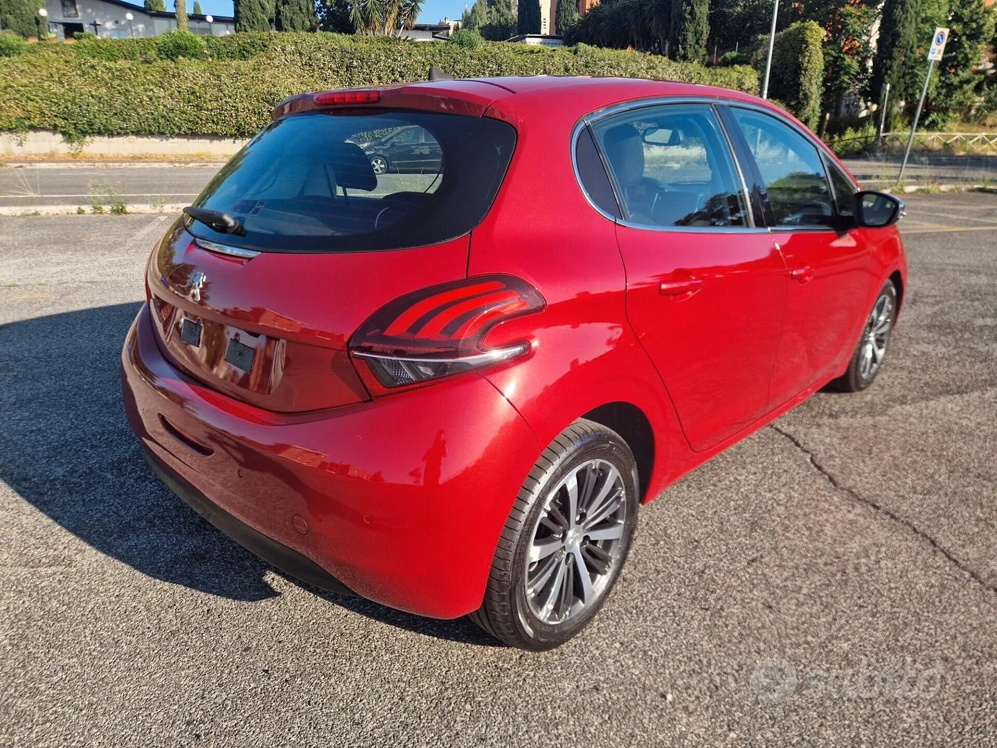 Peugeot 208 2017 photo 3