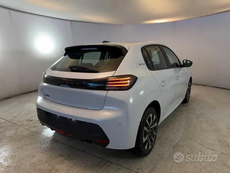 Peugeot 208 2025 photo 5