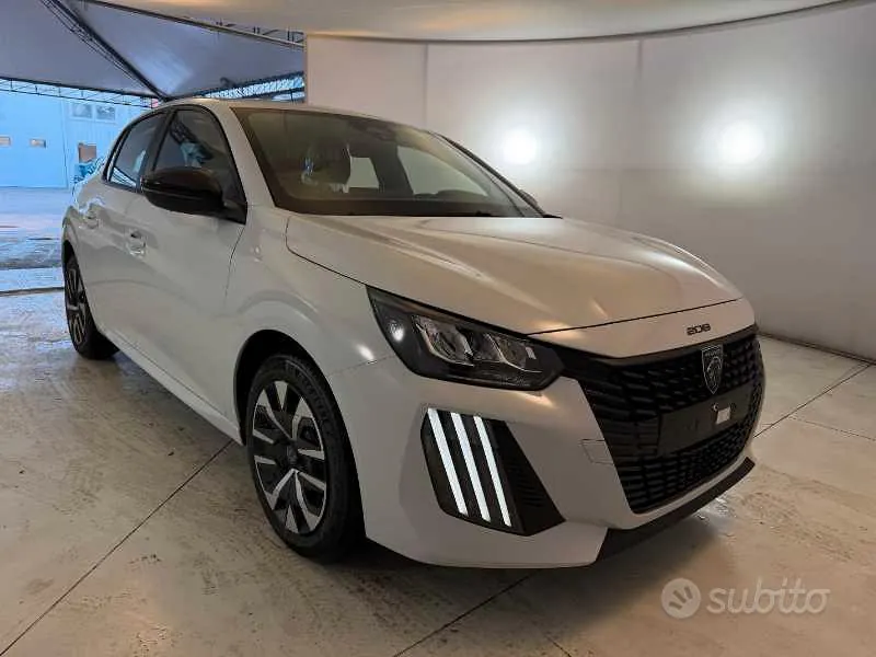 Peugeot 208 2025 photo 3