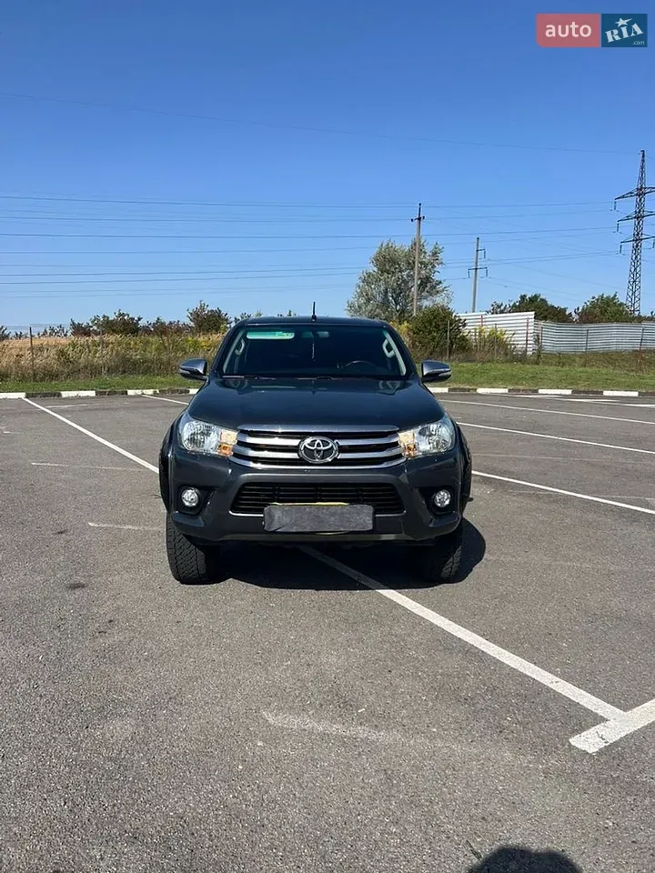 Toyota Hilux 2015 photo 2