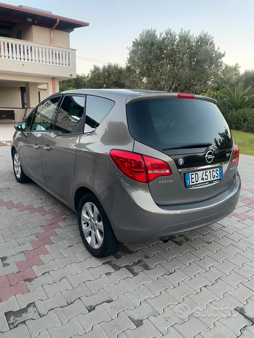 Opel Meriva 2010 photo 2