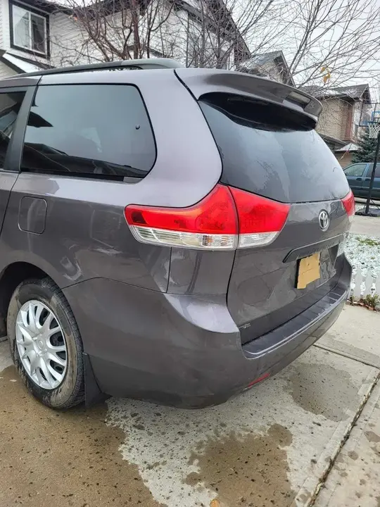 Toyota Sienna 2012 photo 5