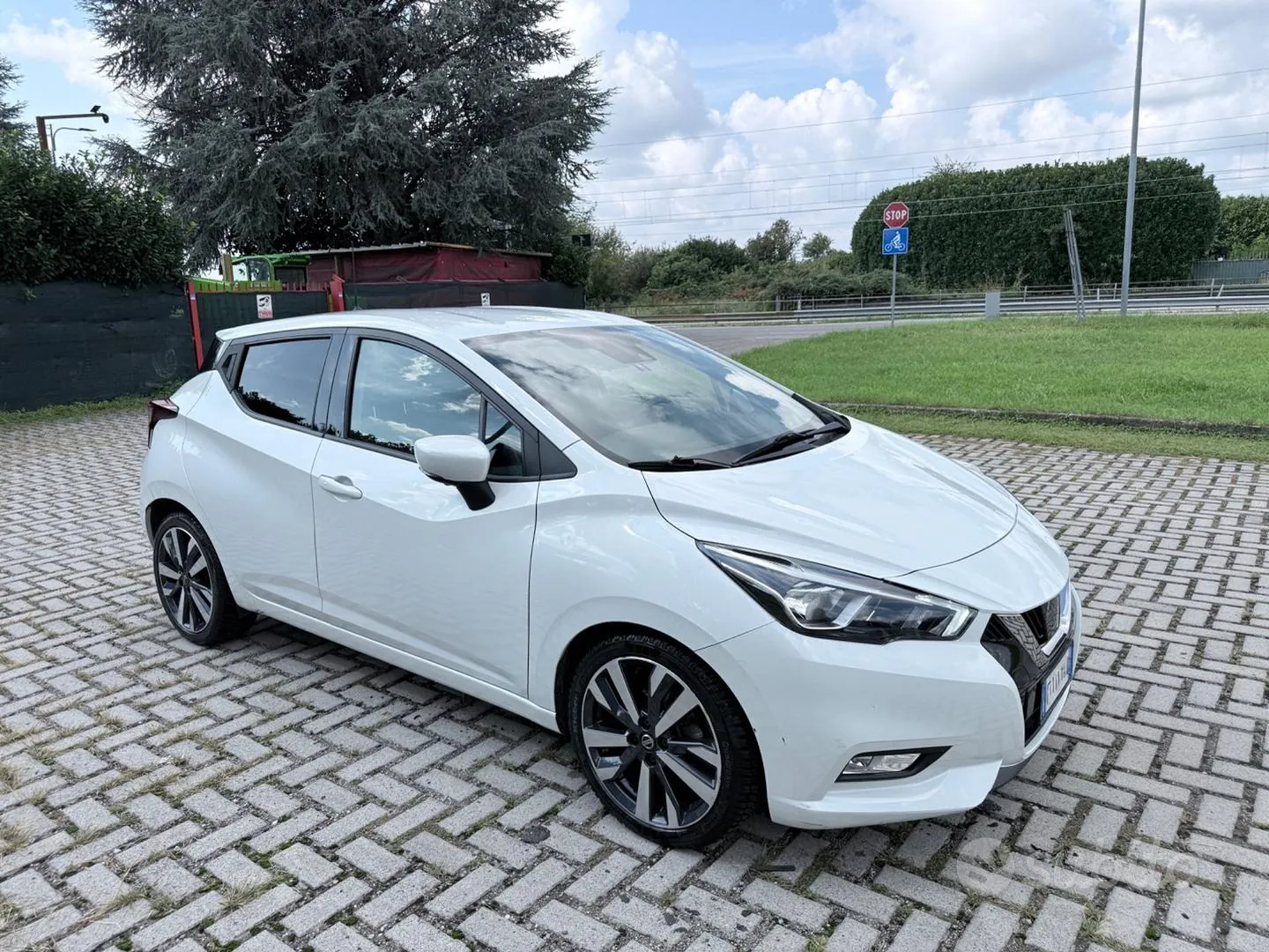 Nissan Micra 2017 photo 3