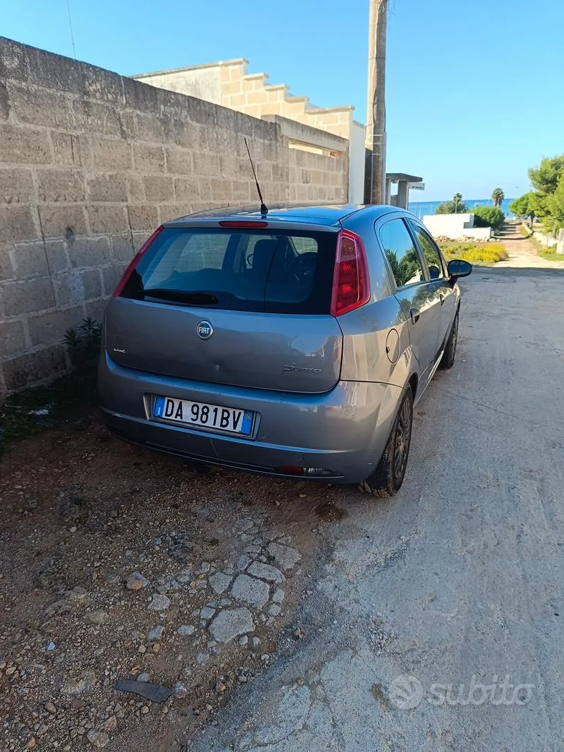 Fiat Grande Punto 2006 photo 2