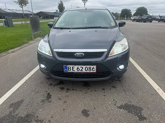 Ford Focus 2010 photo 2