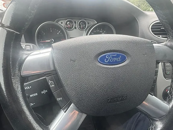 Ford Focus 2010 photo 4