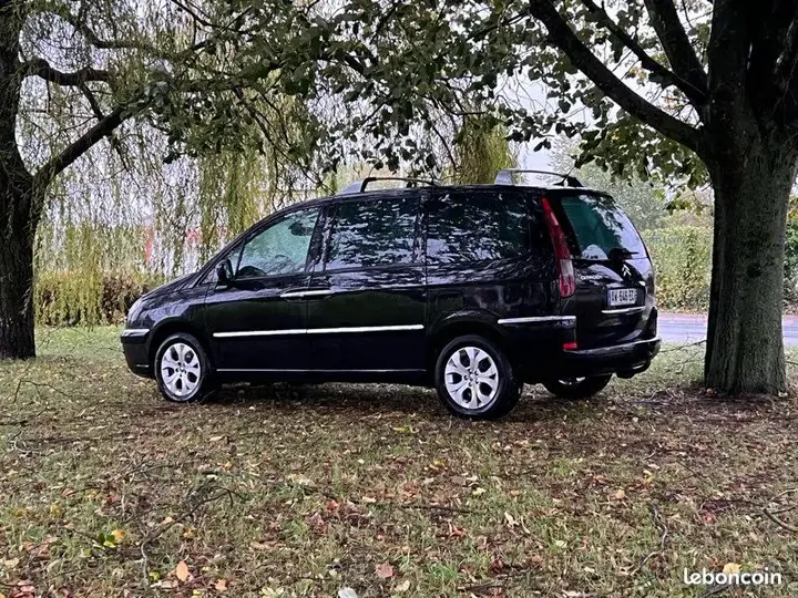 Citroen C8 2010 photo 2