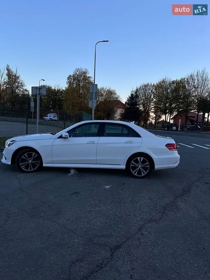 Mercedes-Benz E-Class 2015 photo 5
