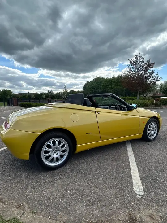 Alfa Romeo Spider 2000 photo 4