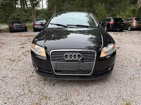 Audi A4 2005 photo 2