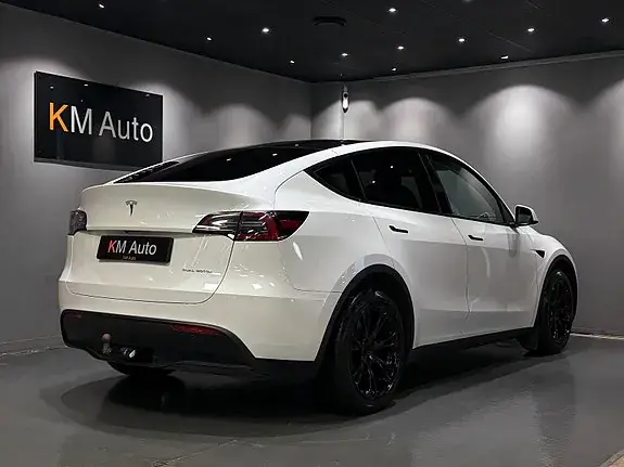 Tesla Model Y 2023 photo 5