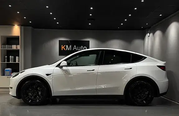 Tesla Model Y 2023 photo 4