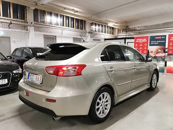 Mitsubishi Lancer 2011 photo 3