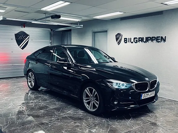 BMW 330I 2019 photo 2