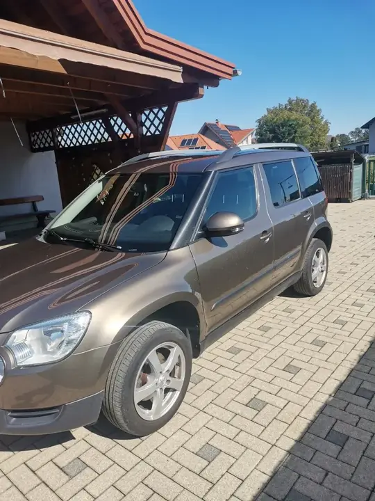 Skoda Yeti 2013 photo 2
