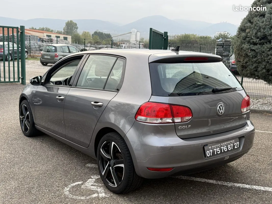 Volkswagen Golf 2010 photo 3