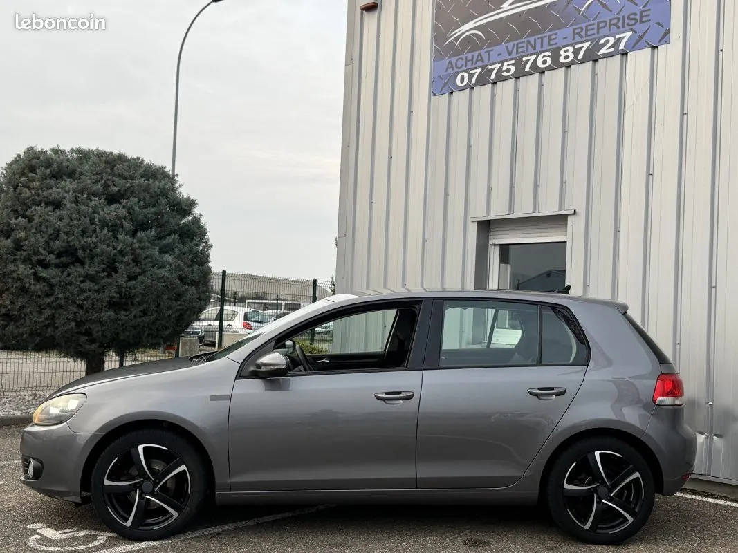 Volkswagen Golf 2010 photo 2