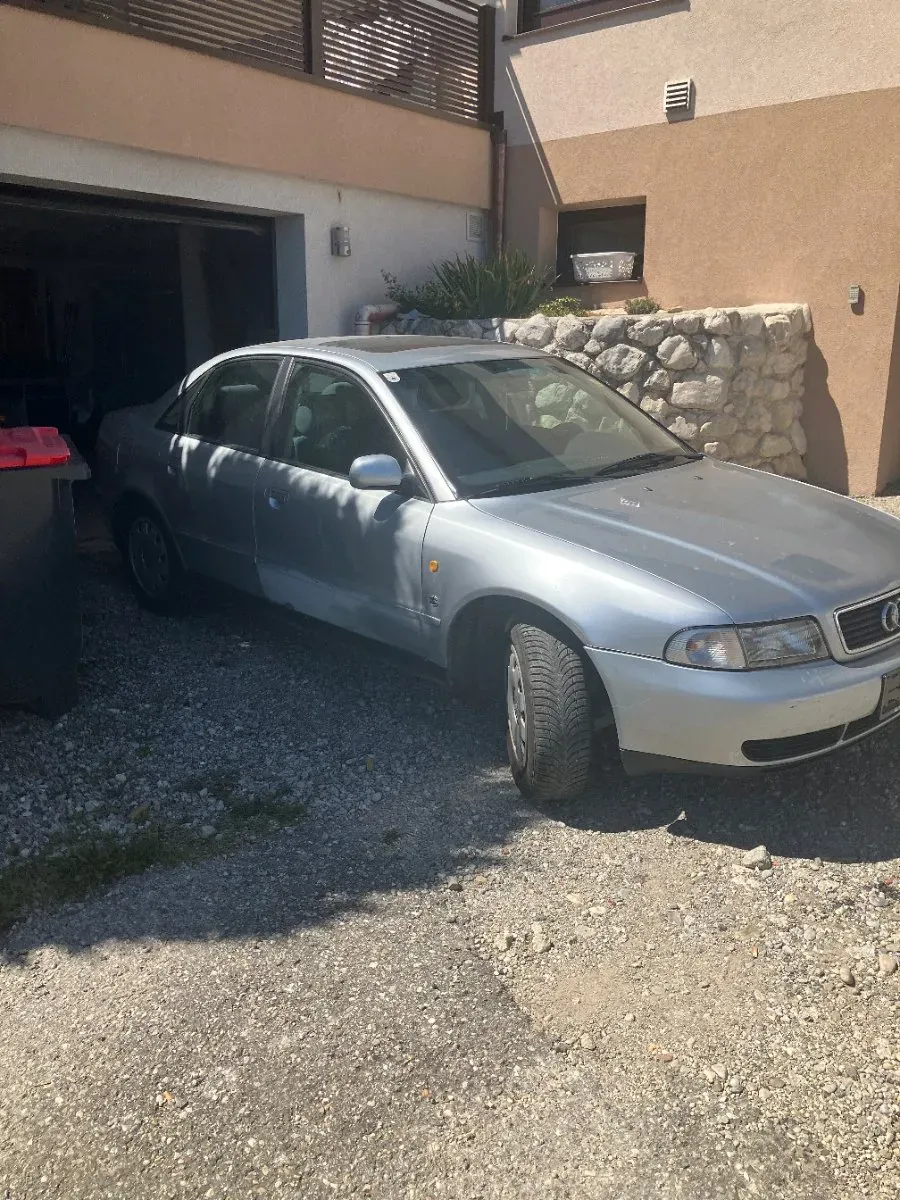 Audi A4 1997 photo 3