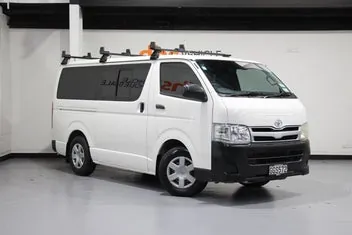 Toyota Hiace 2012 photo 2