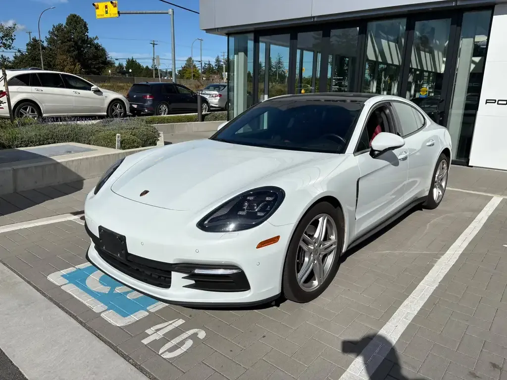 Porsche Panamera 2018 photo 2