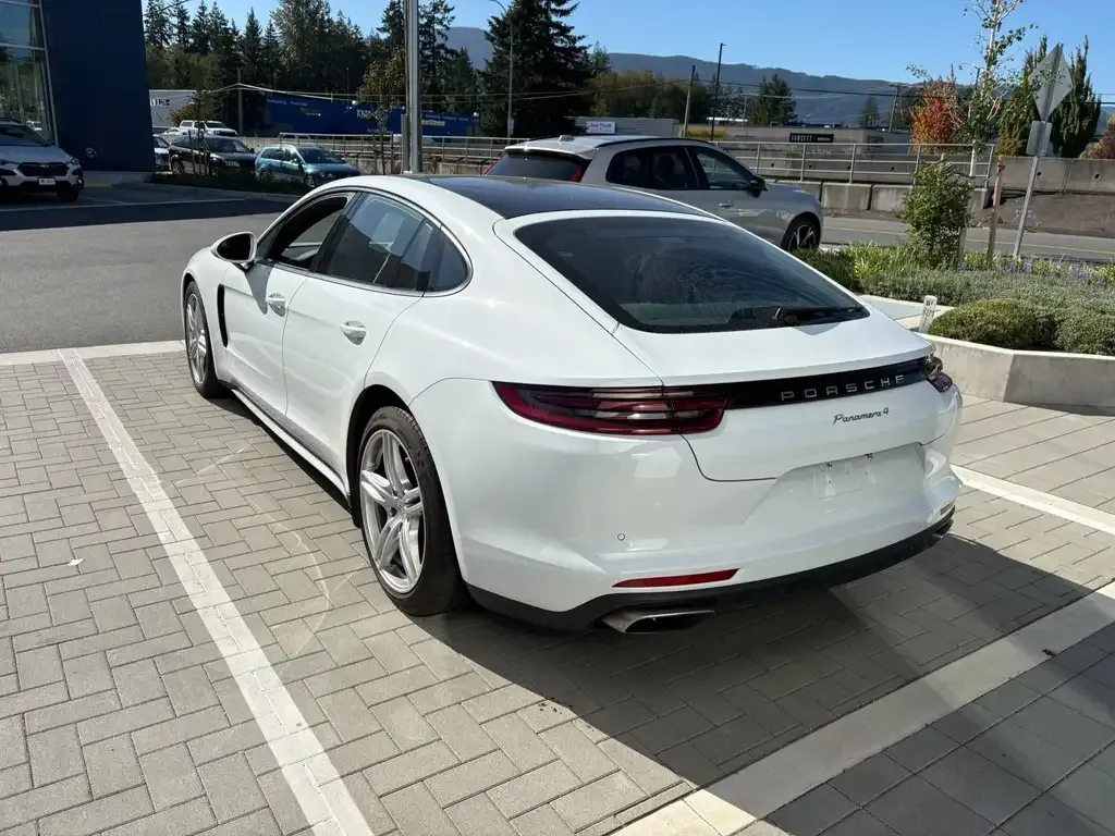 Porsche Panamera 2018 photo 5