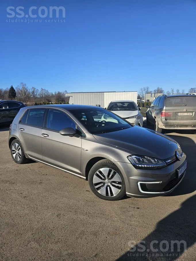 Volkswagen E-Golf 2016 photo 2