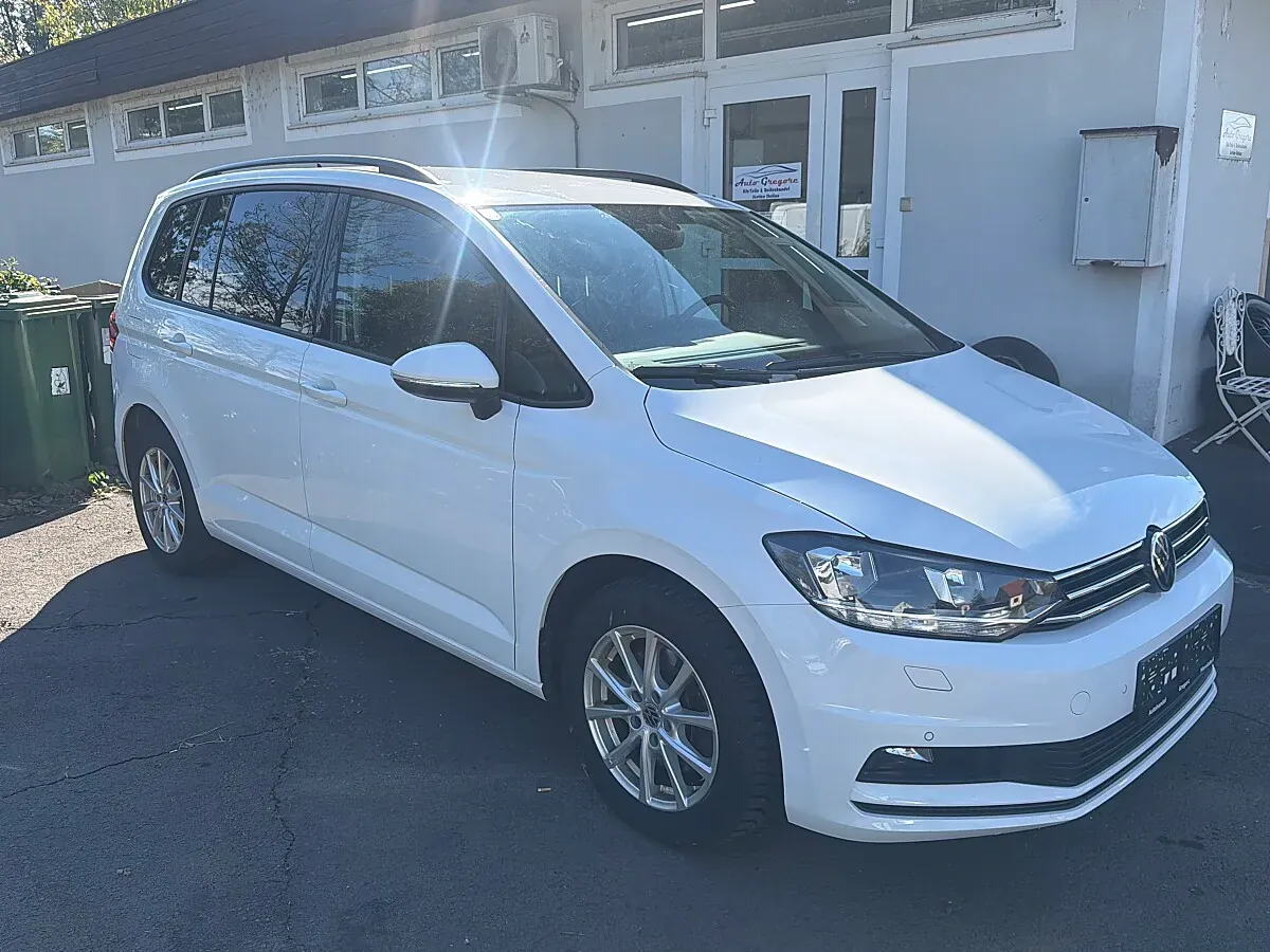 Volkswagen Touran 2021 photo 3