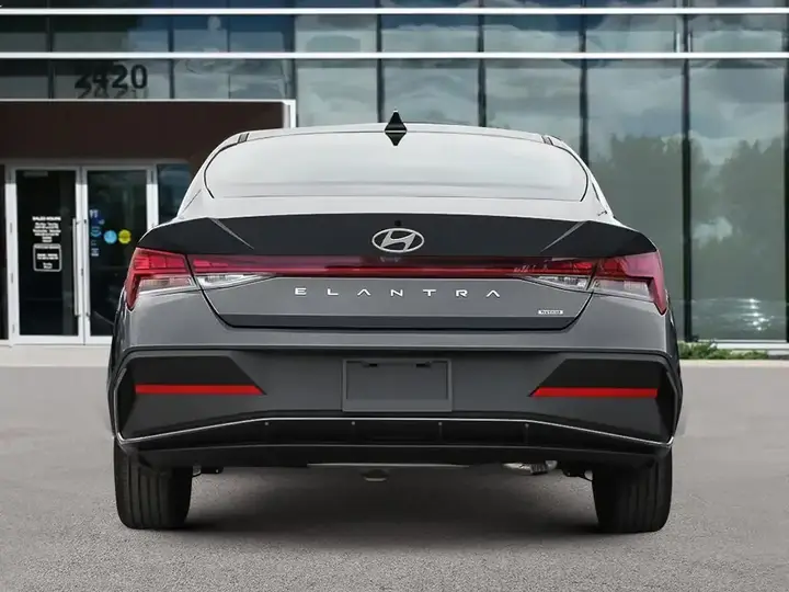 Hyundai Elantra 2026 photo 5