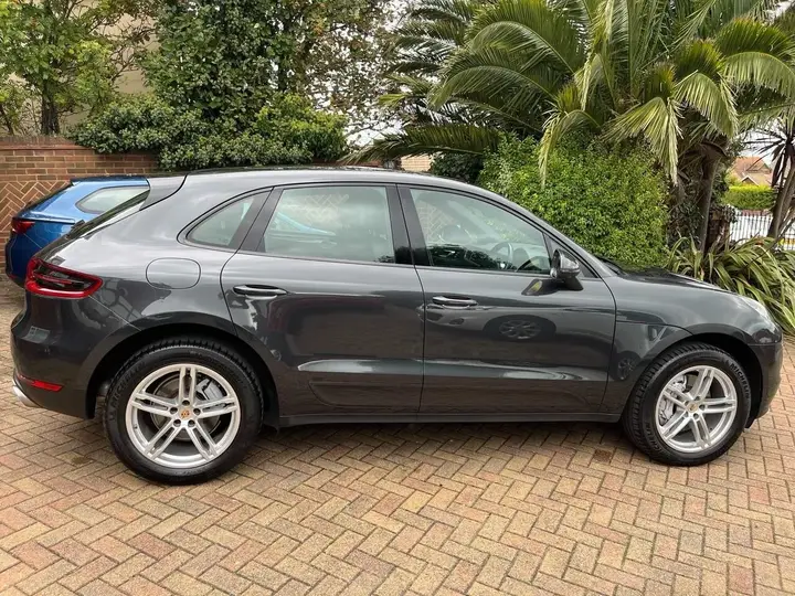 Porsche Macan 2017 photo 2