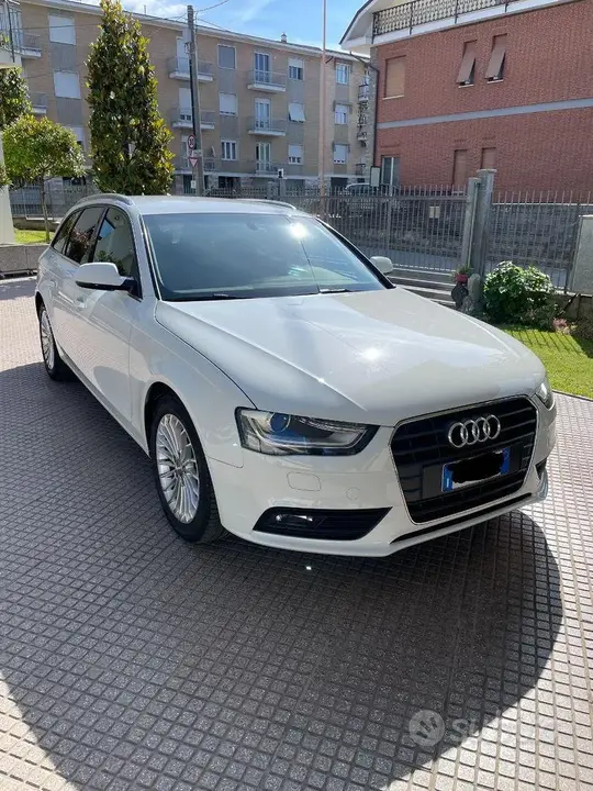 Audi A4 2015 photo 2