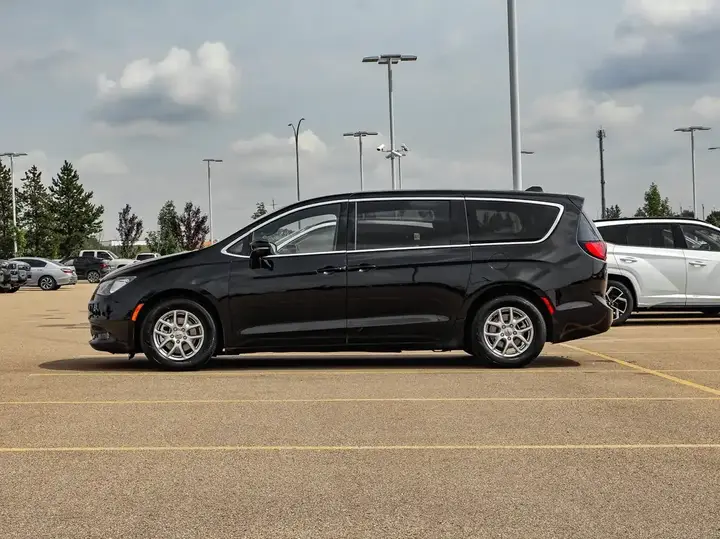Chrysler Grand Caravan 2025 photo 5