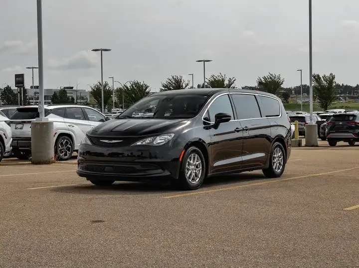 Chrysler Grand Caravan 2025 photo 4