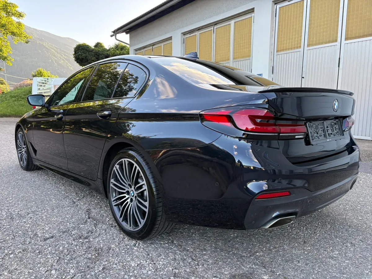 BMW 5 Series 2017 photo 2
