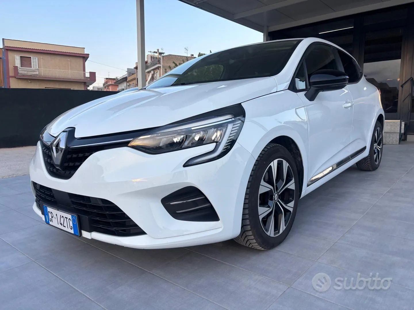 Renault Clio 2023 photo 3