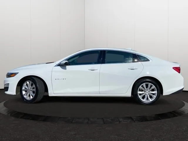 Chevrolet Malibu 2023 photo 2
