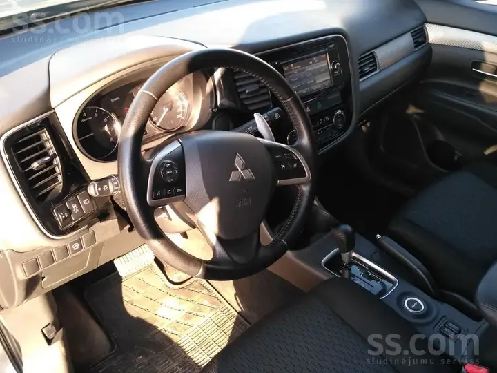 Mitsubishi Outlander 2014 photo 3