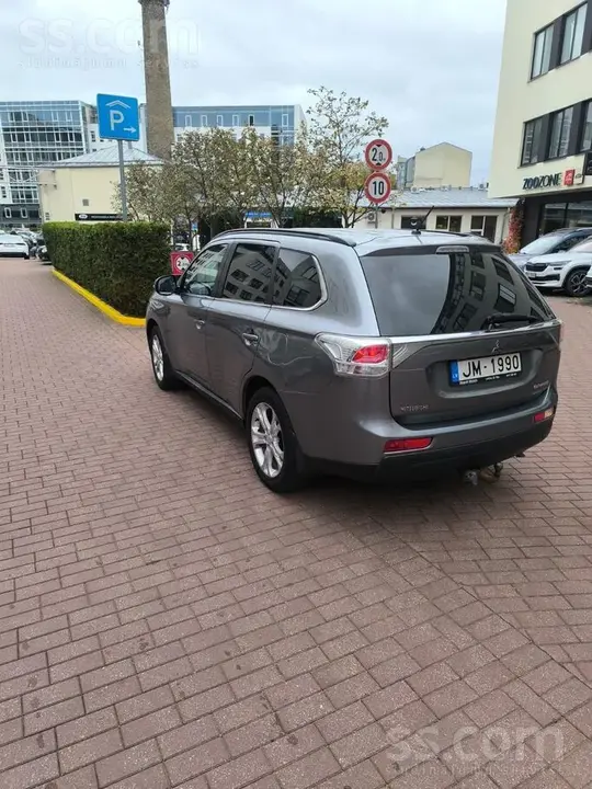 Mitsubishi Outlander 2014 photo 2