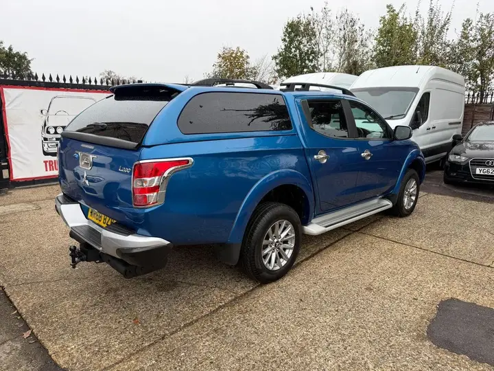 Mitsubishi L200 2018 photo 3