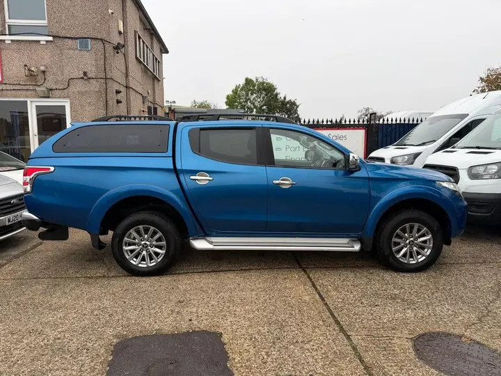 Mitsubishi L200 2018 photo 2