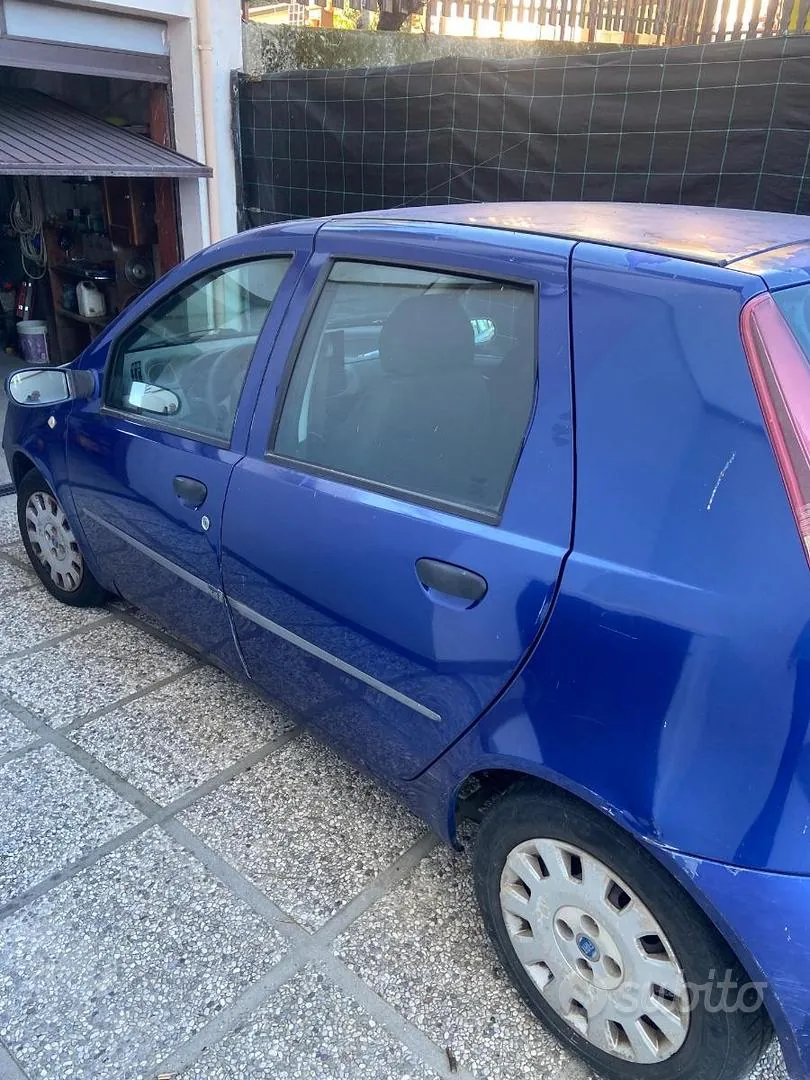 Fiat Punto 2008 photo 2