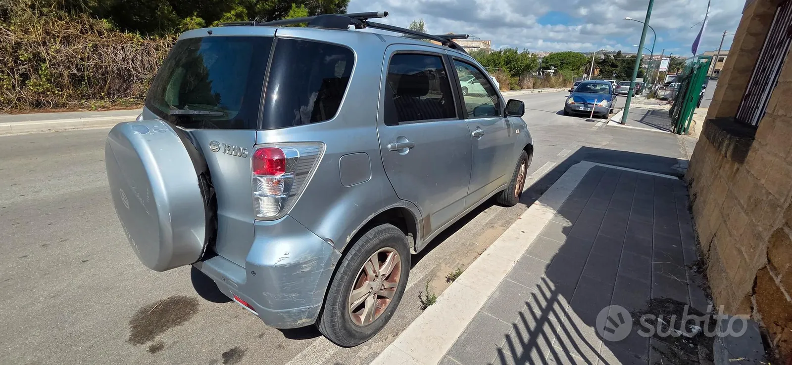 Daihatsu Terios 2011 photo 2