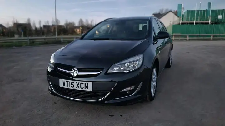 Vauxhall Astra 2015 photo 3