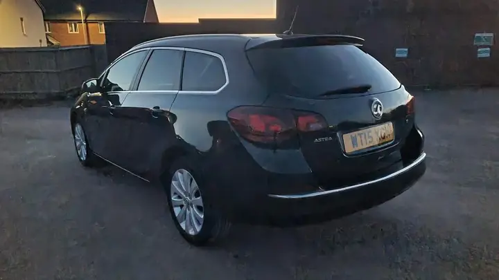 Vauxhall Astra 2015 photo 5