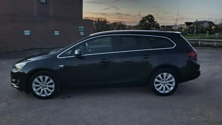 Vauxhall Astra 2015 photo 4