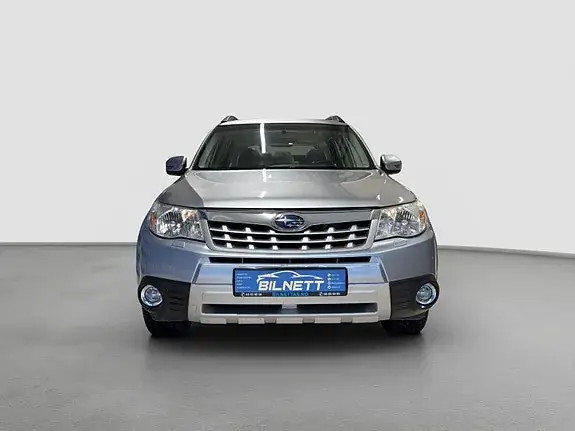 Subaru Forester 2012 photo 2