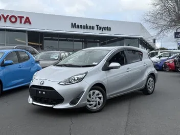 Toyota Aqua 2021 photo 2
