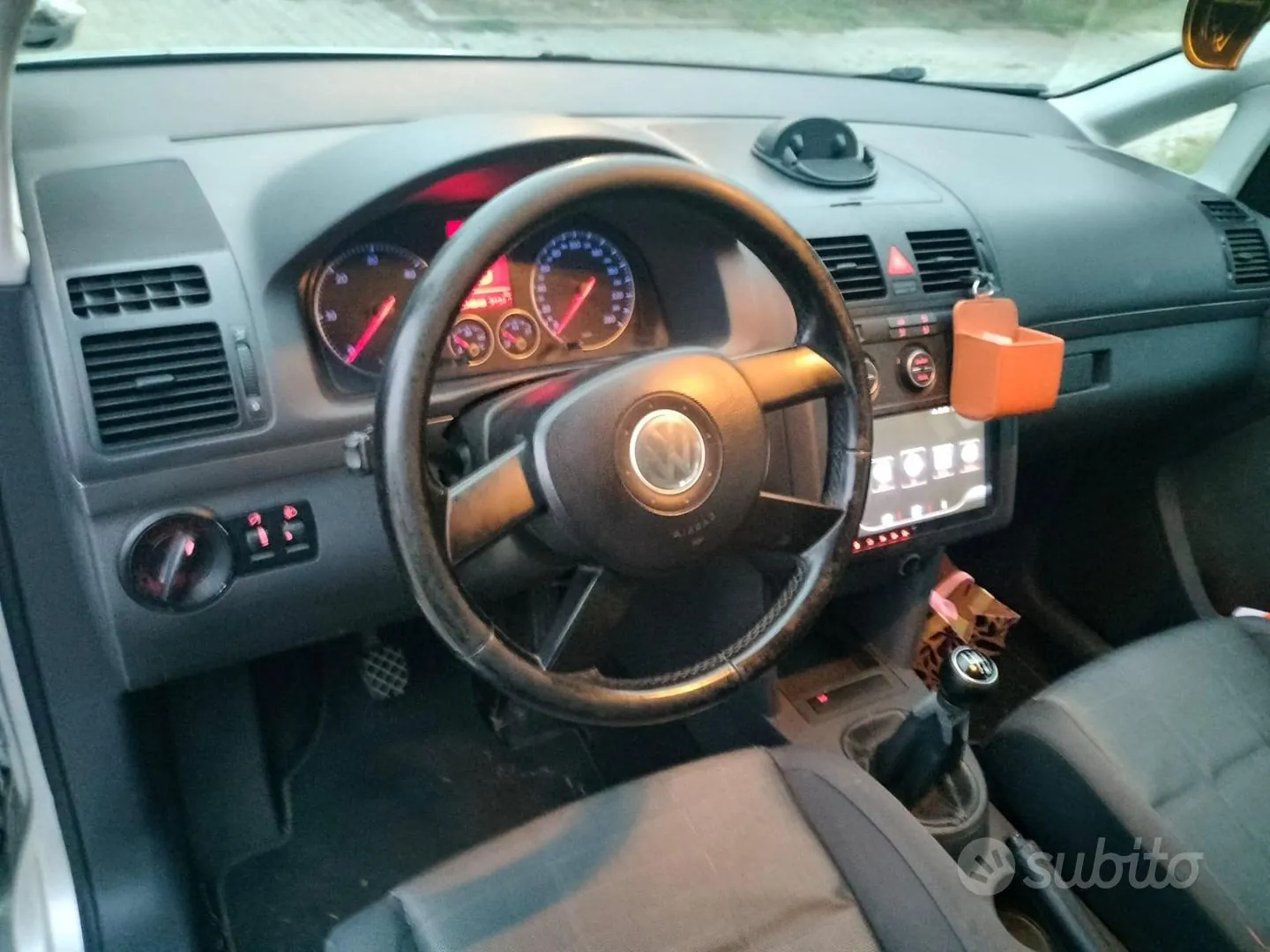 Volkswagen Touran 2006 photo 4