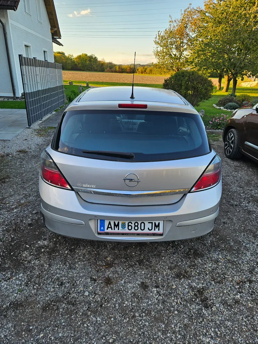 Opel Astra 2008 photo 2